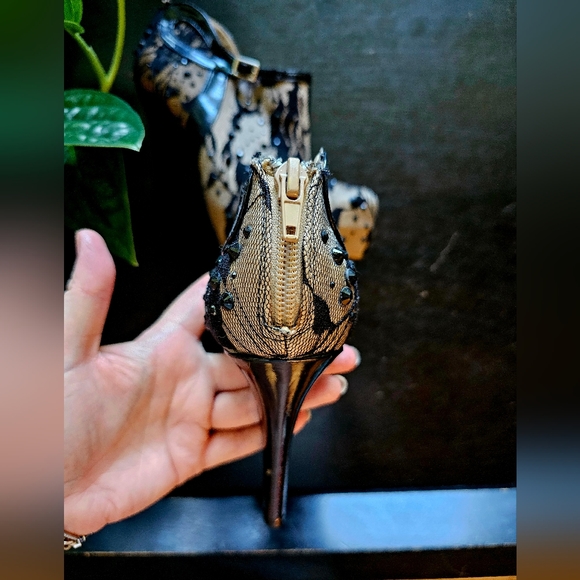 Shii by Journey Heels - Picture 2 of 6